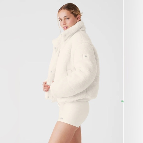 Alo Sherpa Snow Angel Puffer - Picture 3 of 7